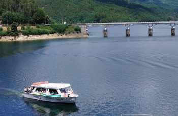 Barco Turístico de Vieira do Minho com passeios diários e opções exclusivas para grupos - 